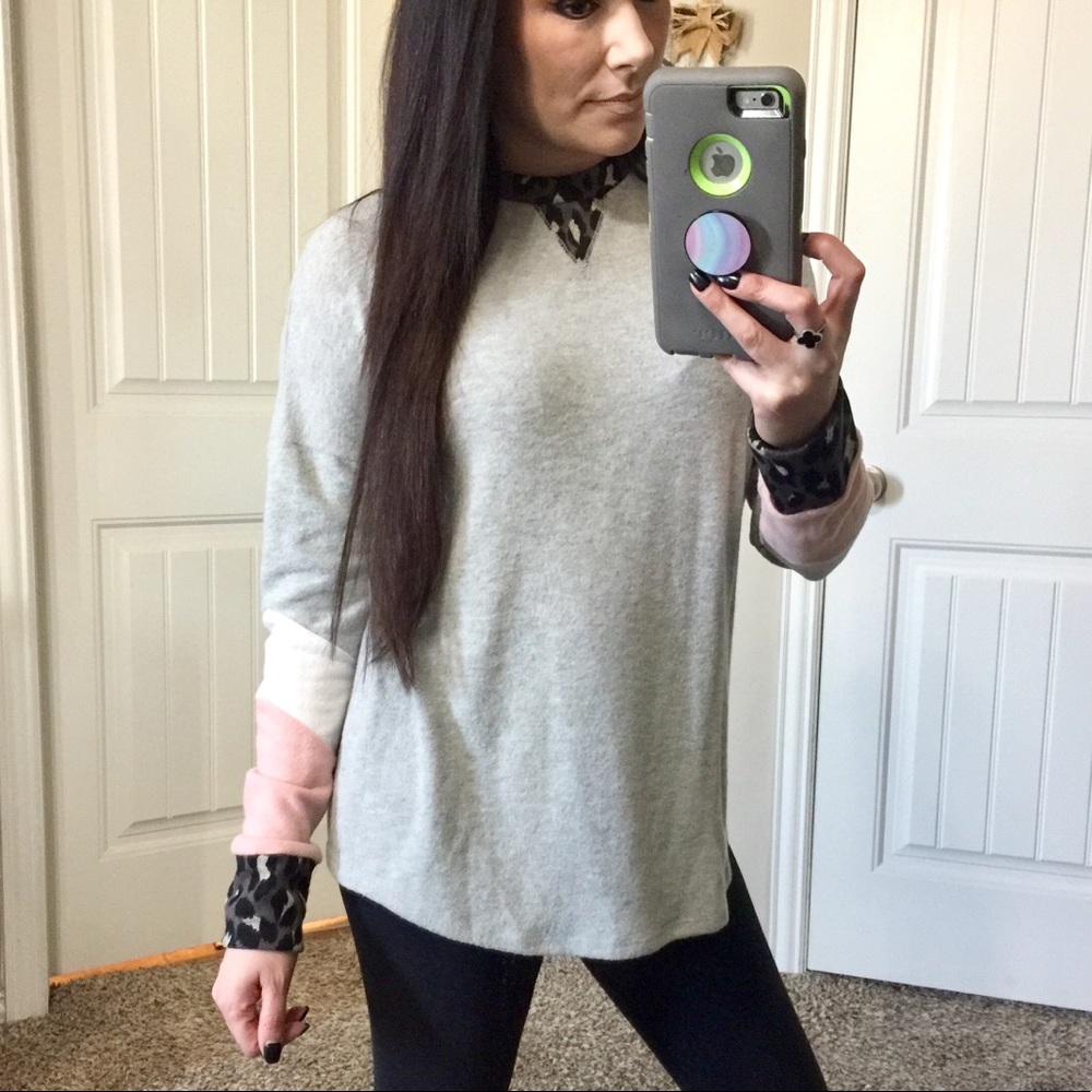 Limelush native people soft leopard contrast top S